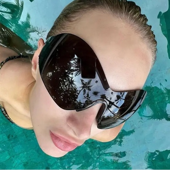 Accessories - SOLD - NEW Oval Black Tinted Sunglasses